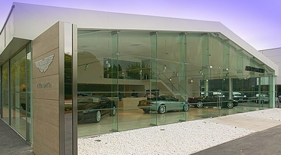 dán phim cách nhiệt showroom